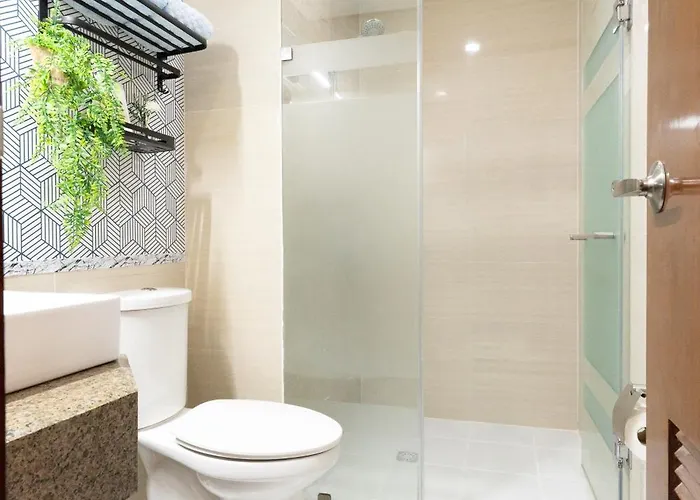 Apartment 2mins To Malls, Unli Full Body Massage, Eastwood Le Grand 3 Manila