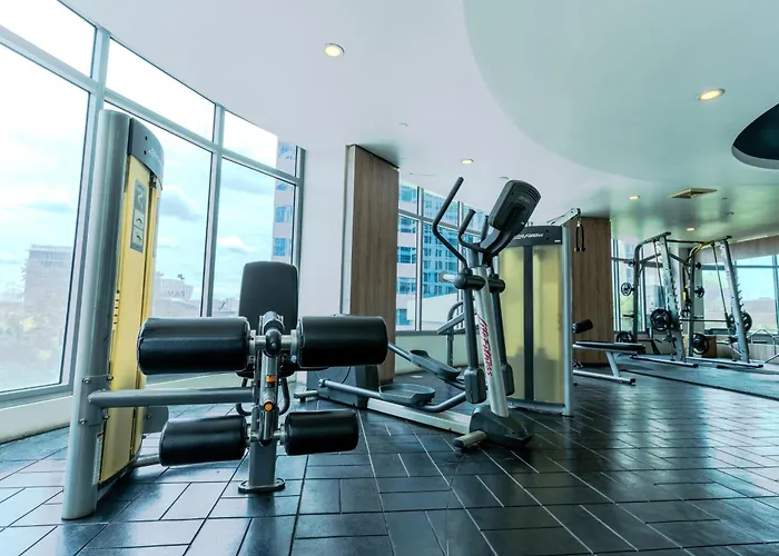 2mins To Malls, Unli Full Body Massage, Eastwood Le Grand 3 Apartment *