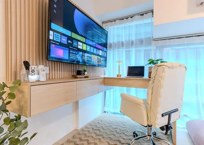 2mins To Malls, Unli Full Body Massage, Eastwood Le Grand 3 Manila
