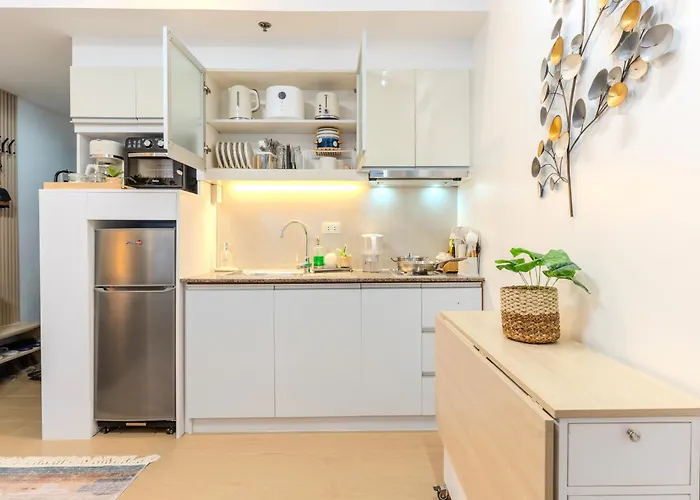 Apartment 2mins To Malls, Unli Full Body Massage, Eastwood Le Grand 3